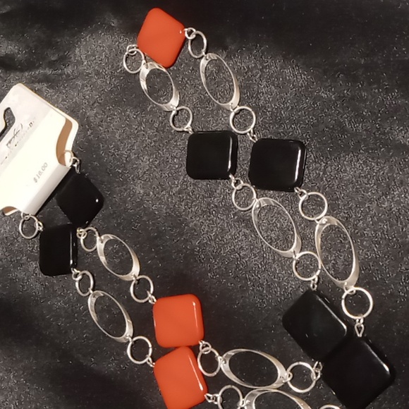 Kohls SO. long necklace with acrylic squares silver circle links. Red & black - Picture 2 of 5